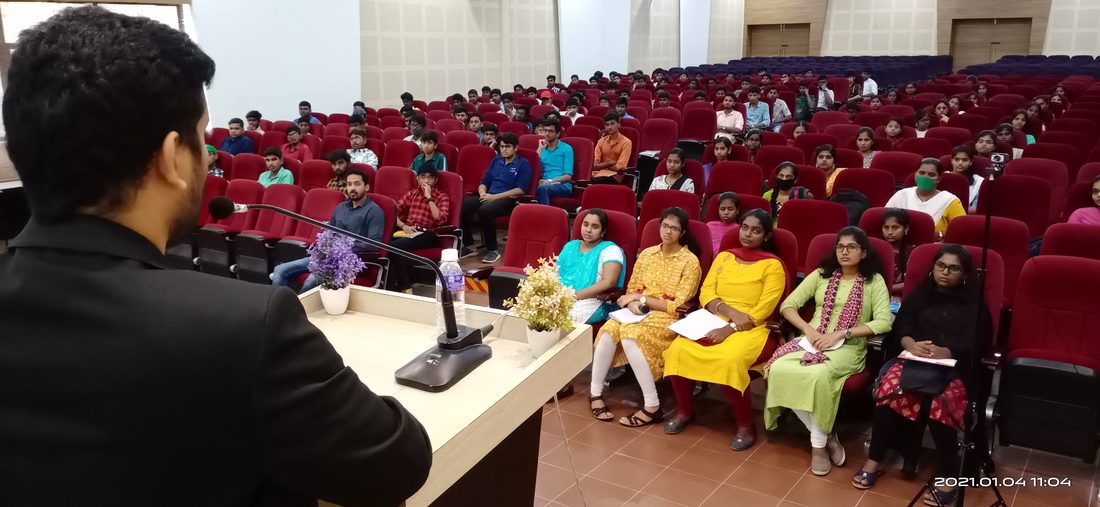 Sataware Campus workshop on stage